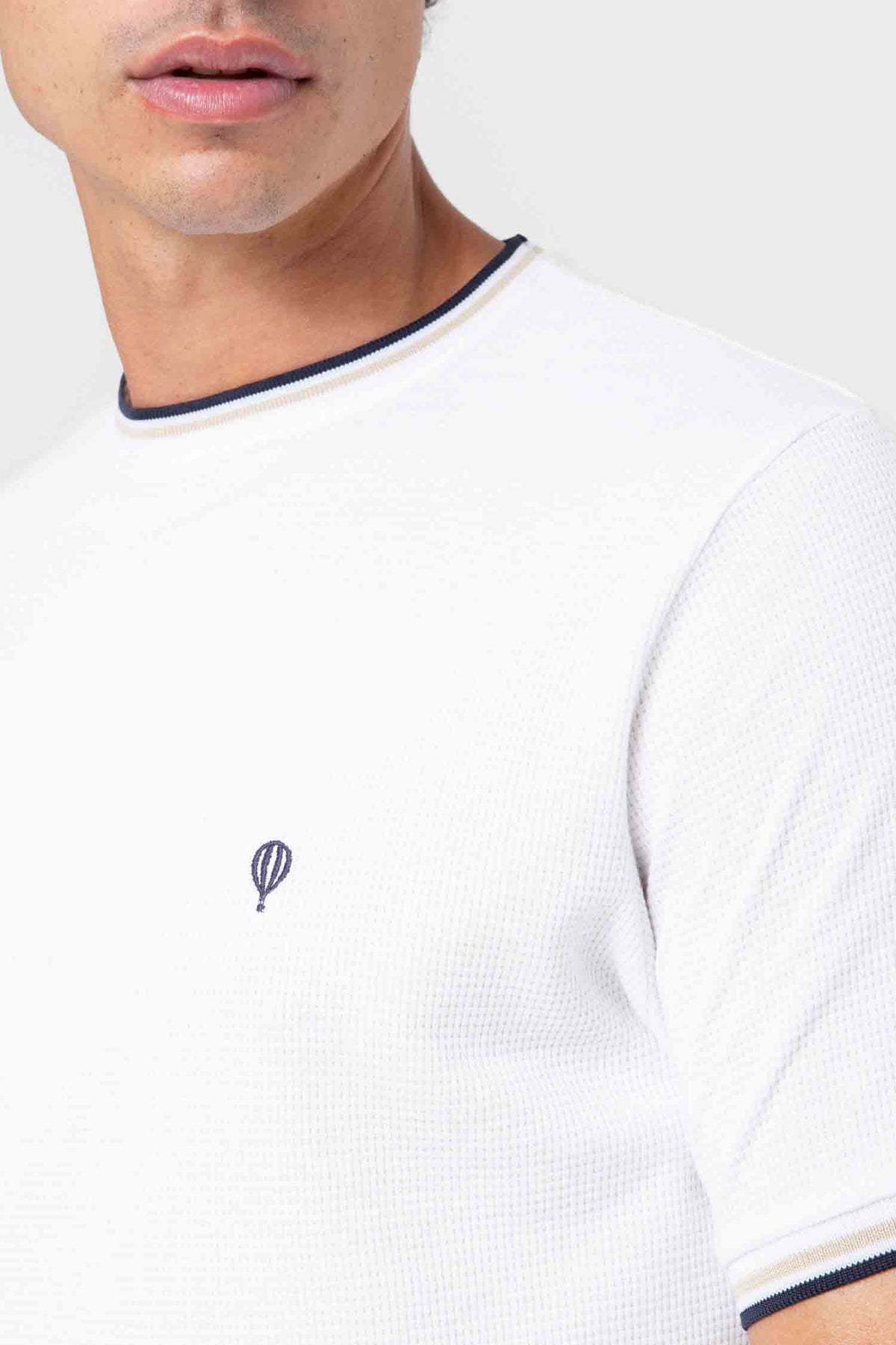CAMISETA ESTRUCTURA RIBETE BICOLOR
