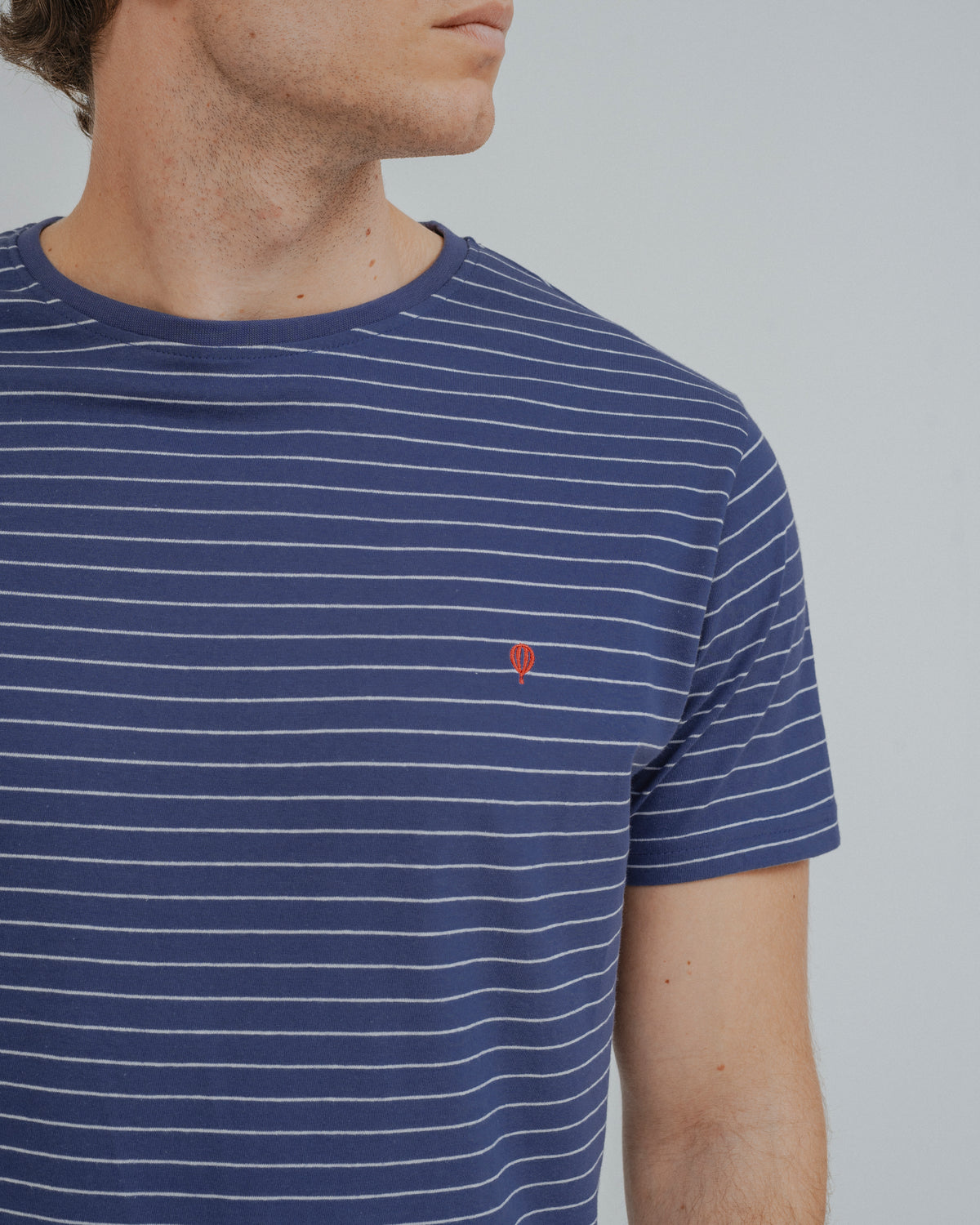CAMISOLA AZUL RISCA DE GIZ