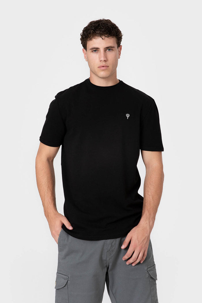 CAMISETA BÁSICA NEGRA LICRA