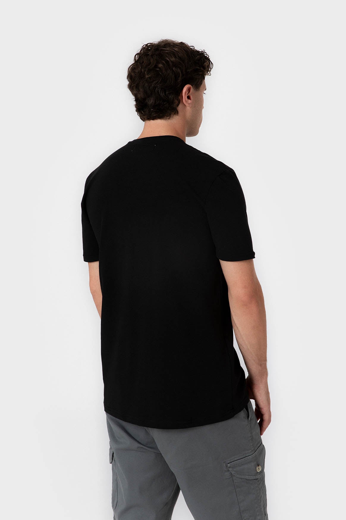 CAMISETA BÁSICA NEGRA LICRA