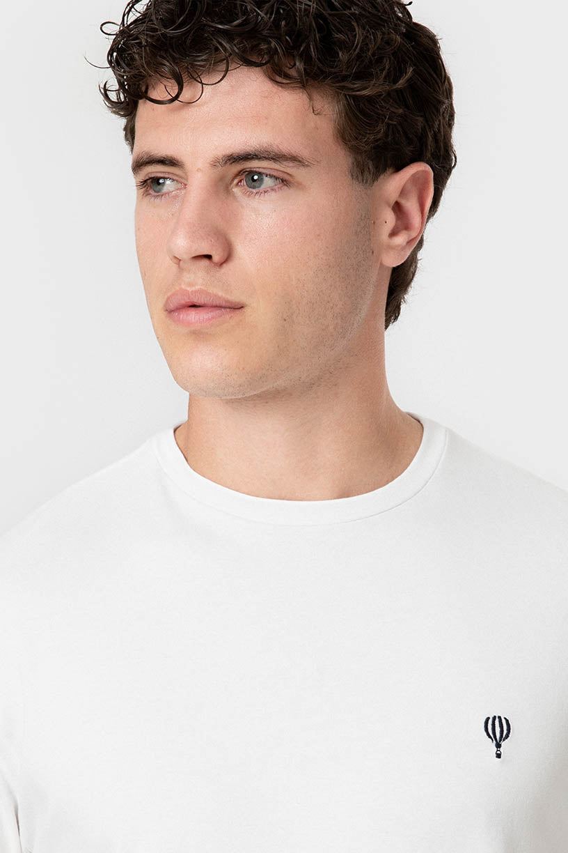 CAMISETA BÁSICA BLANCA LICRA
