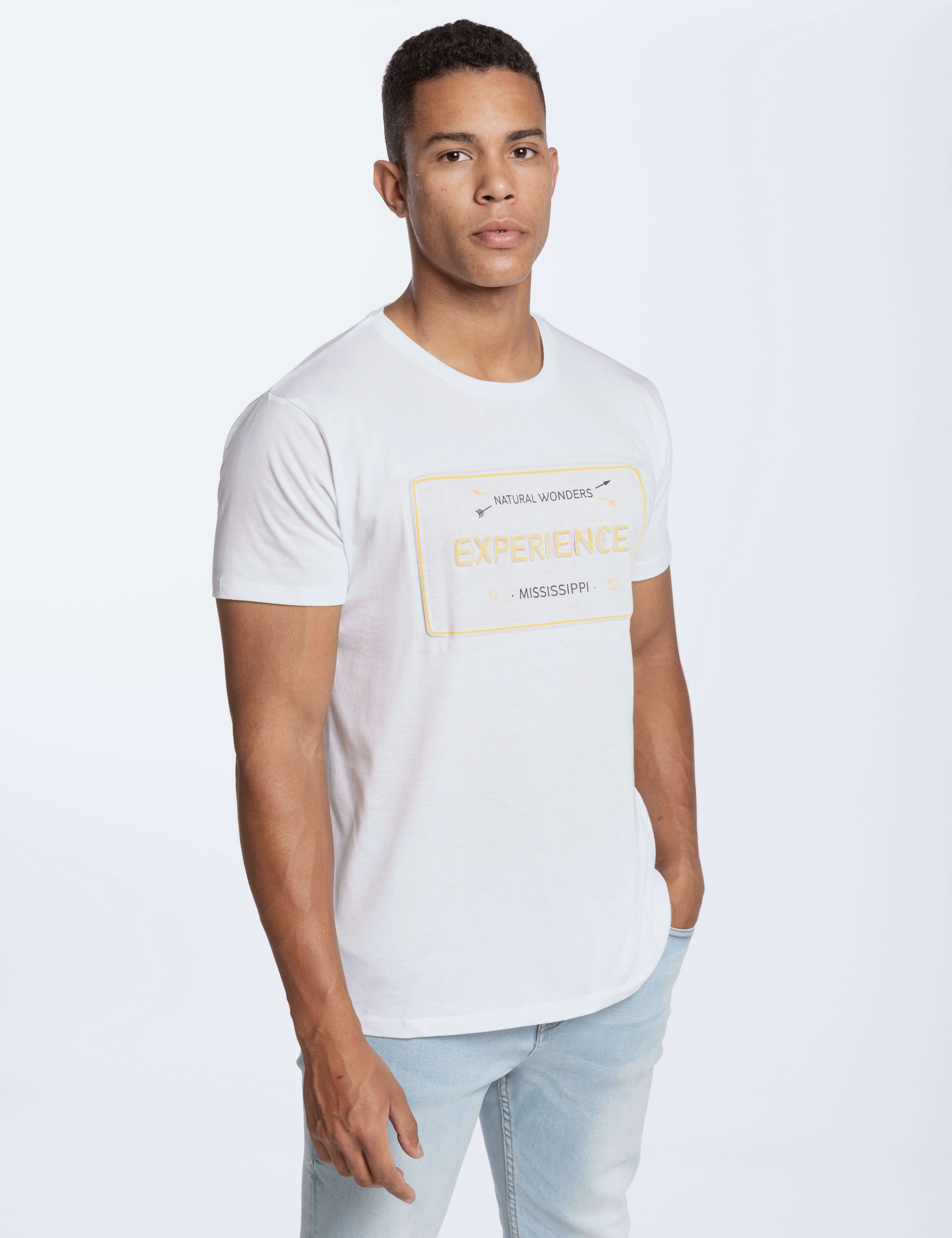 CAMISETA BÁSICA ESTAMPADO