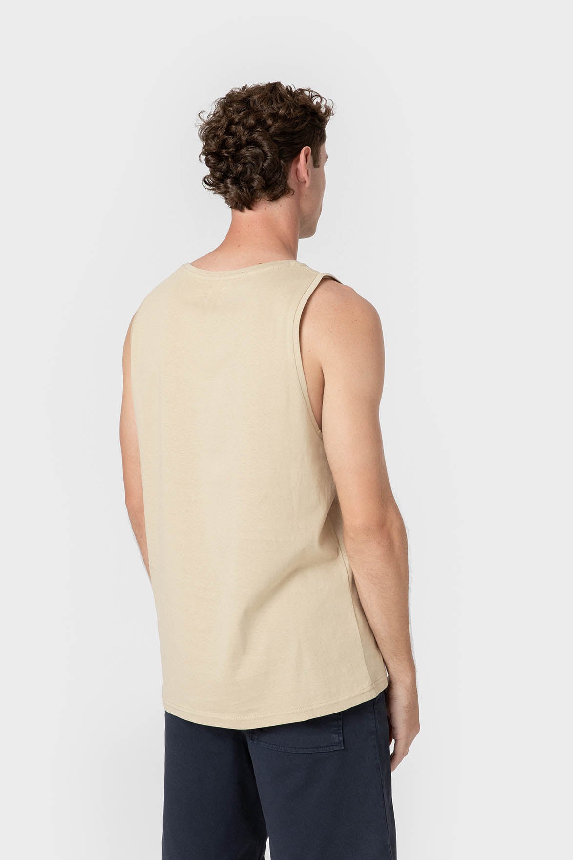 CAMISETA BÁSICA SIN MANGA BEIGE