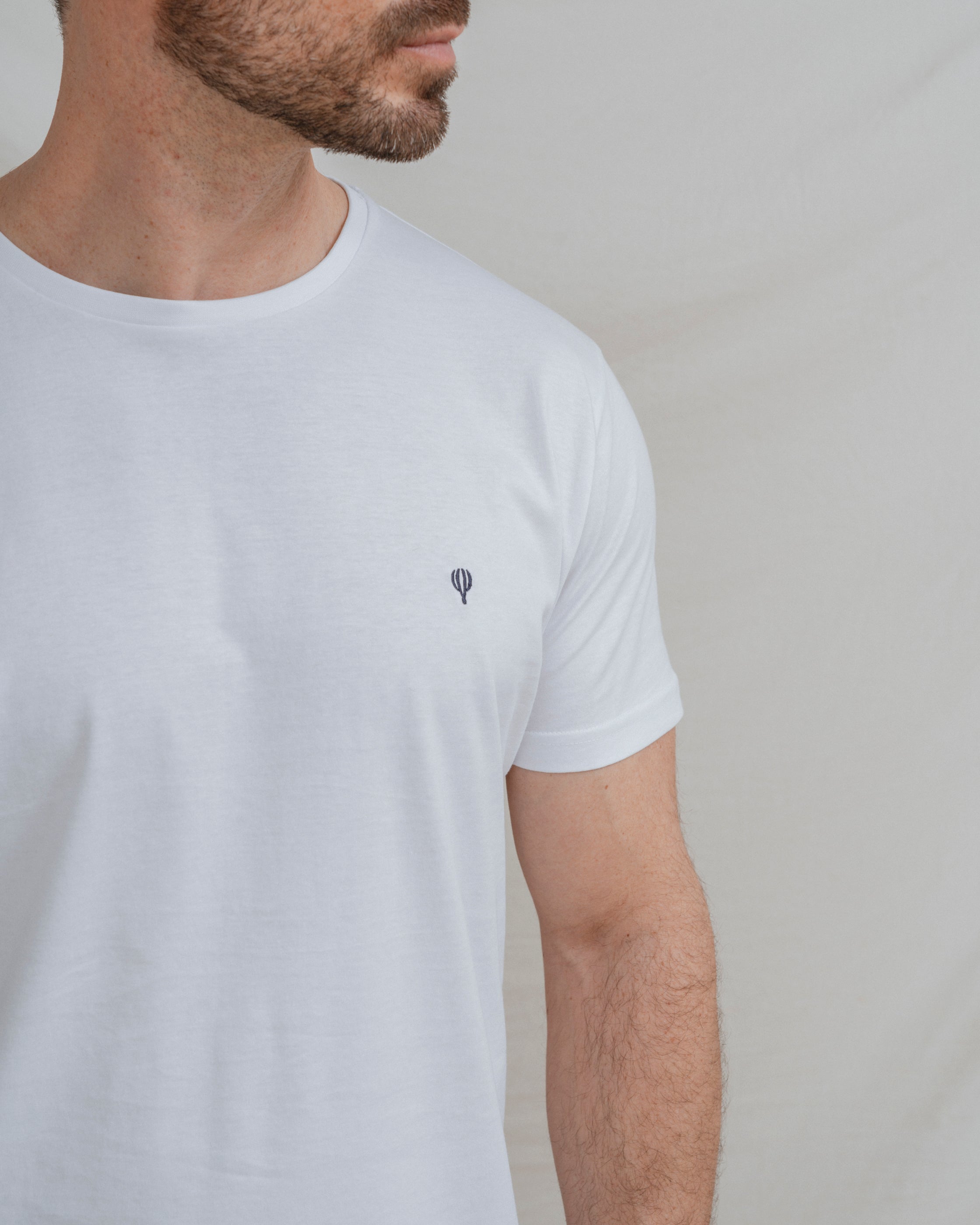 CAMISETA BÁSICA BLANCA