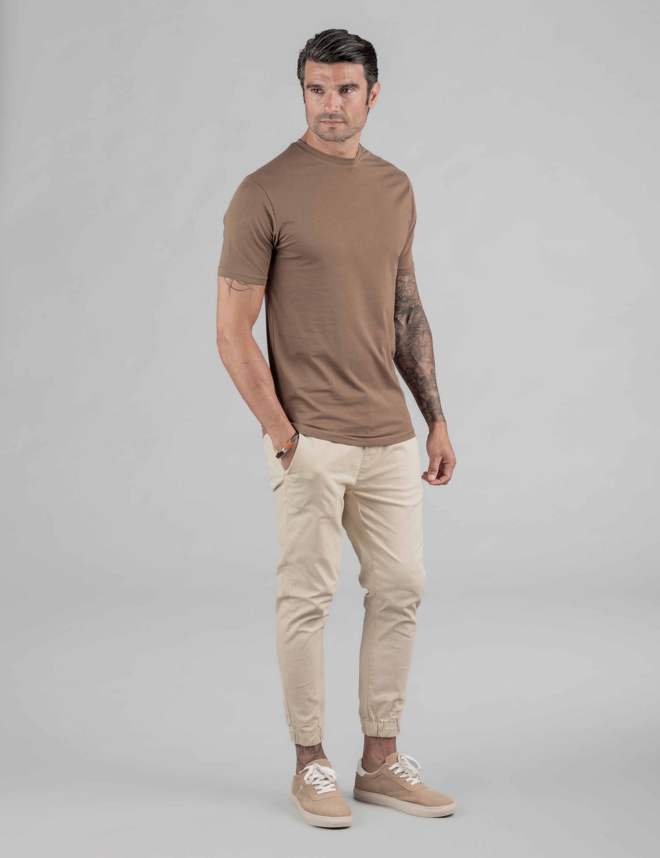CAMISETA BASICA LICRA MARRÓN
