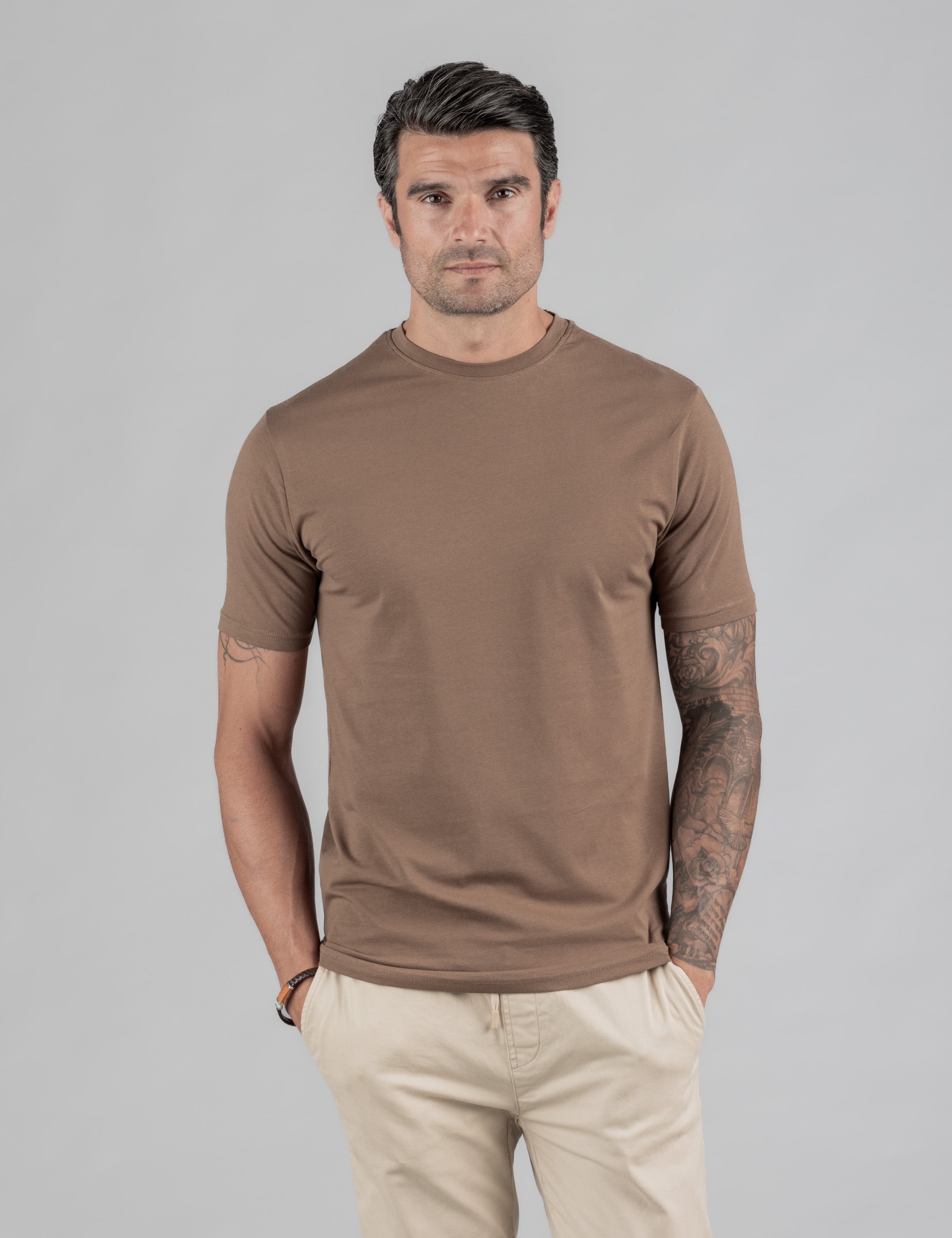 CAMISETA BASICA LICRA MARRÓN