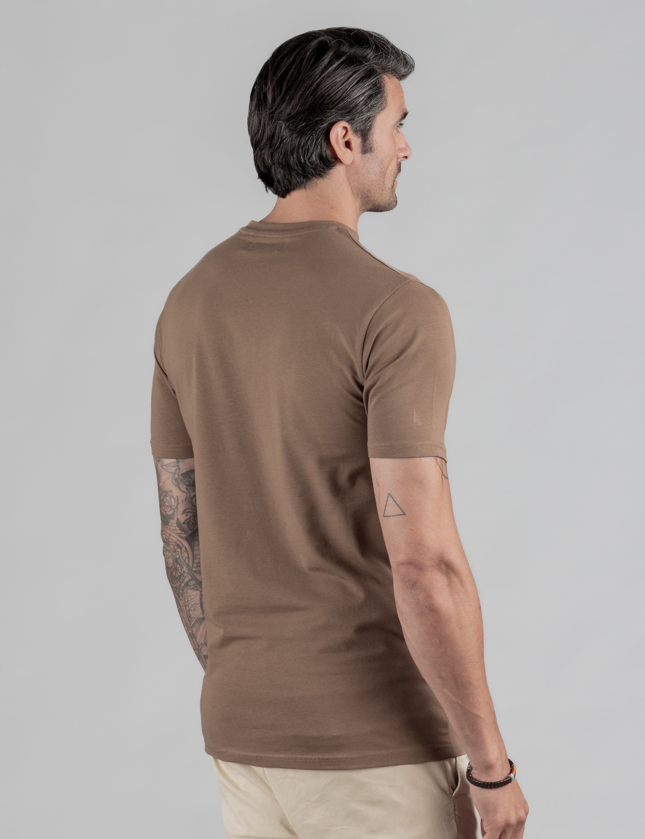 CAMISETA BASICA LICRA MARRÓN