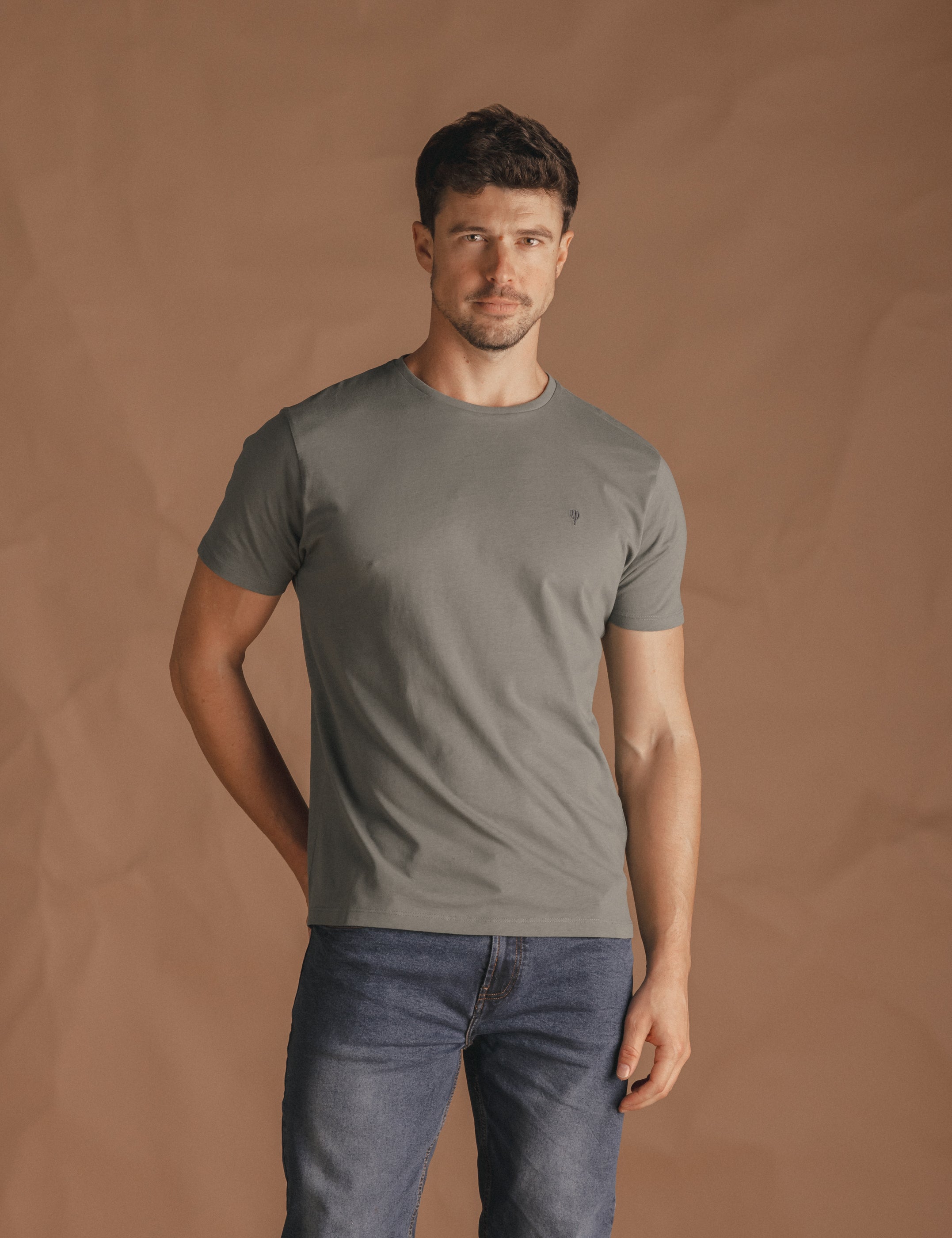 CAMISETA BÁSICA VERDE