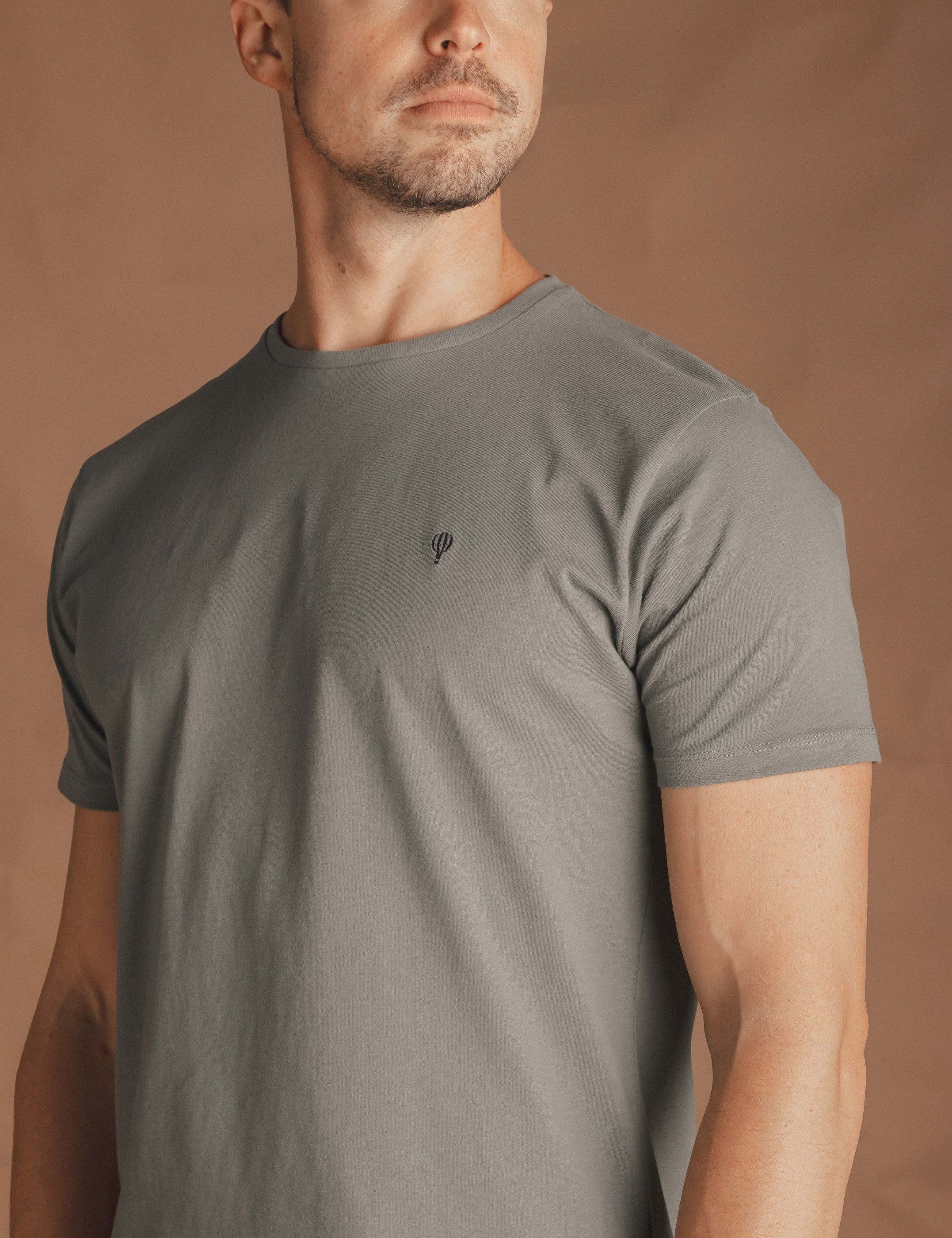 CAMISETA BÁSICA VERDE