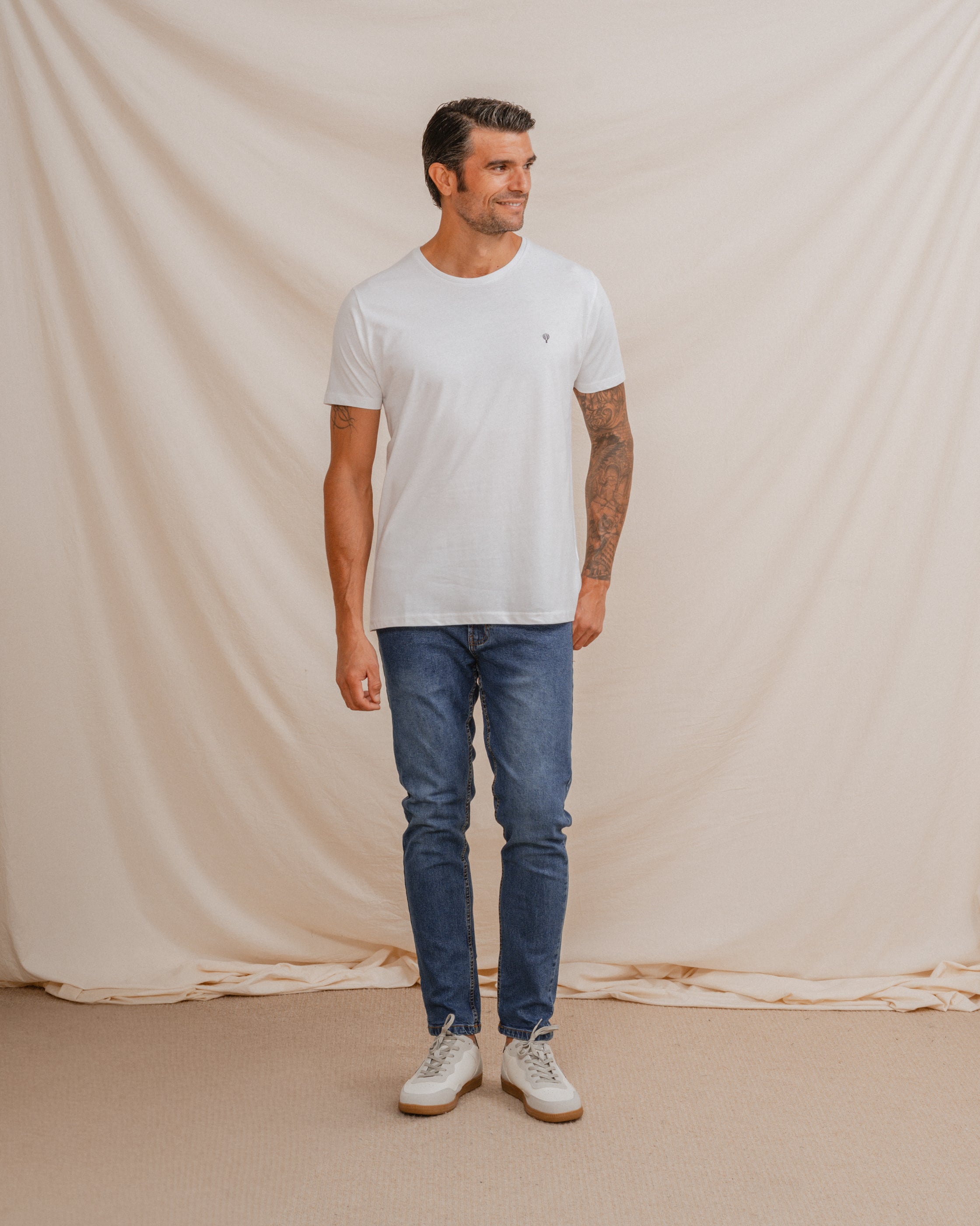 CAMISETA BÁSICA BLANCA