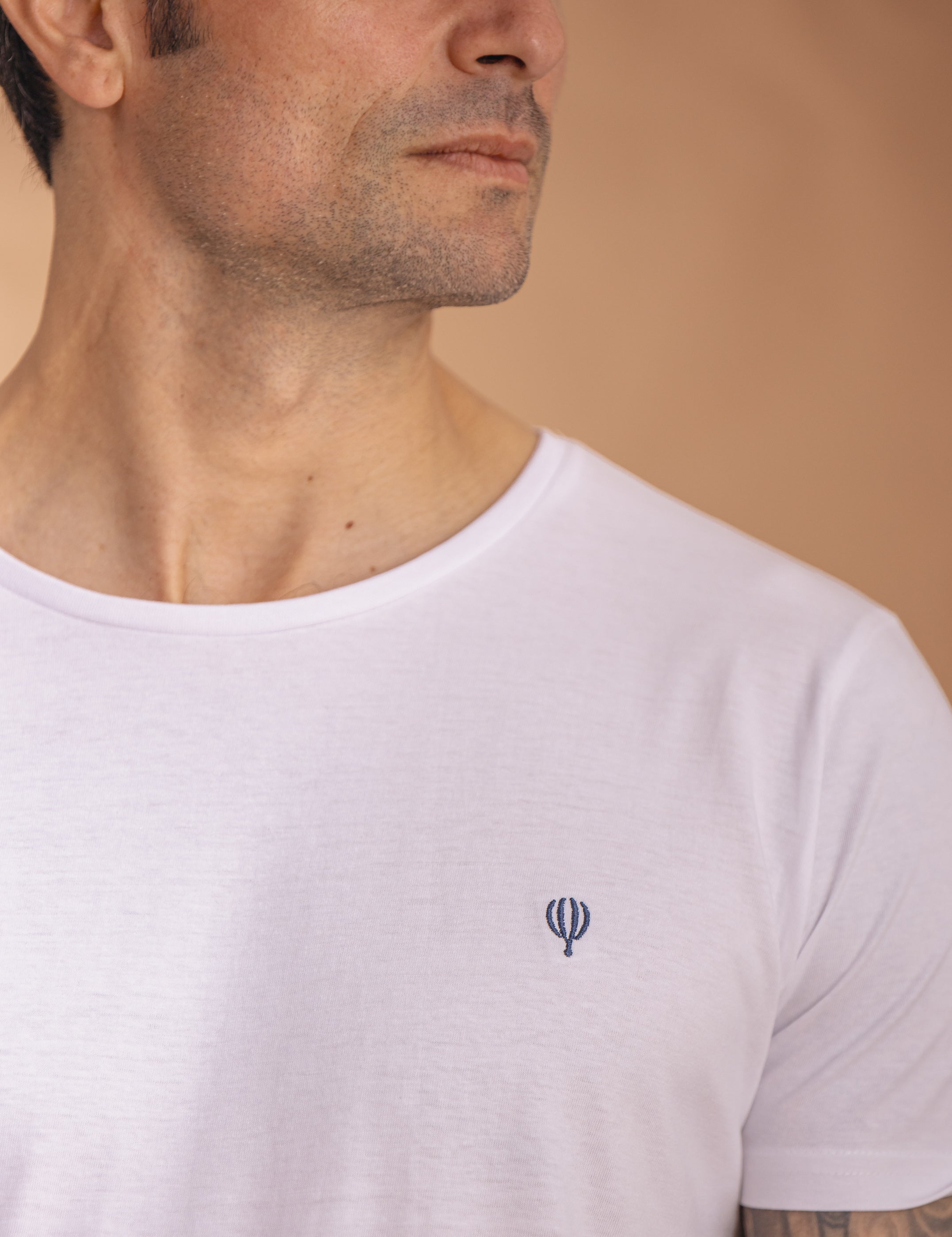 CAMISETA BÁSICA BLANCA