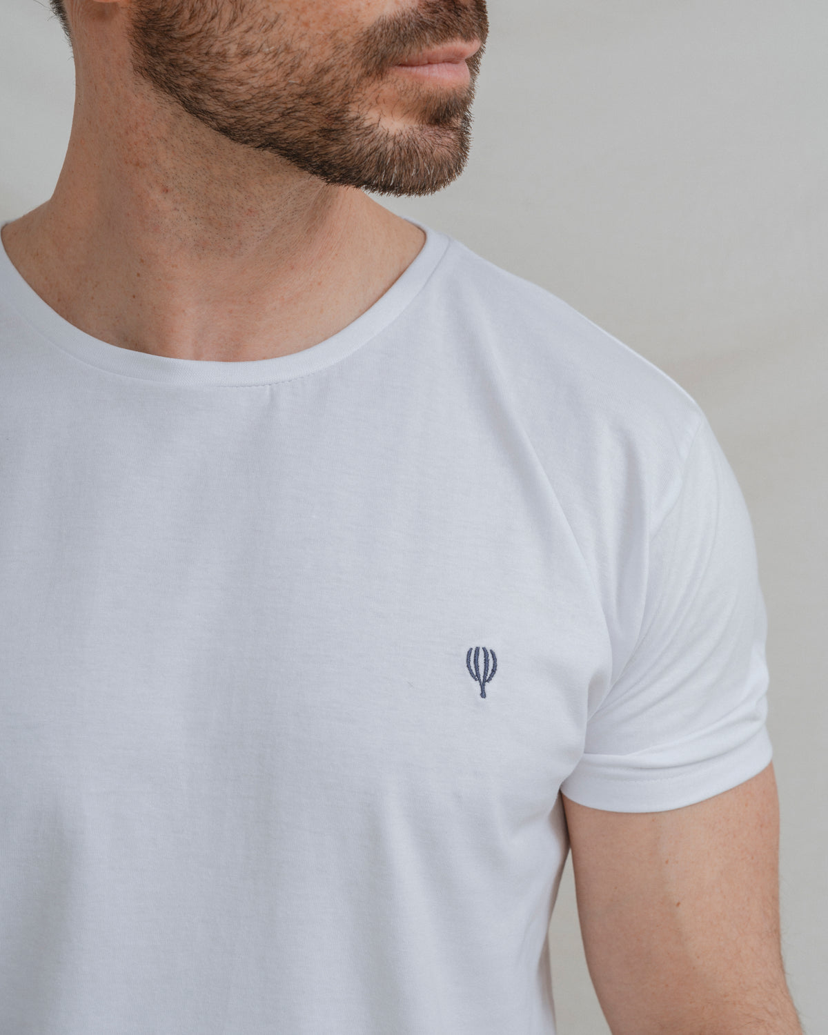 T-SHIRT BÁSICA BRANCA