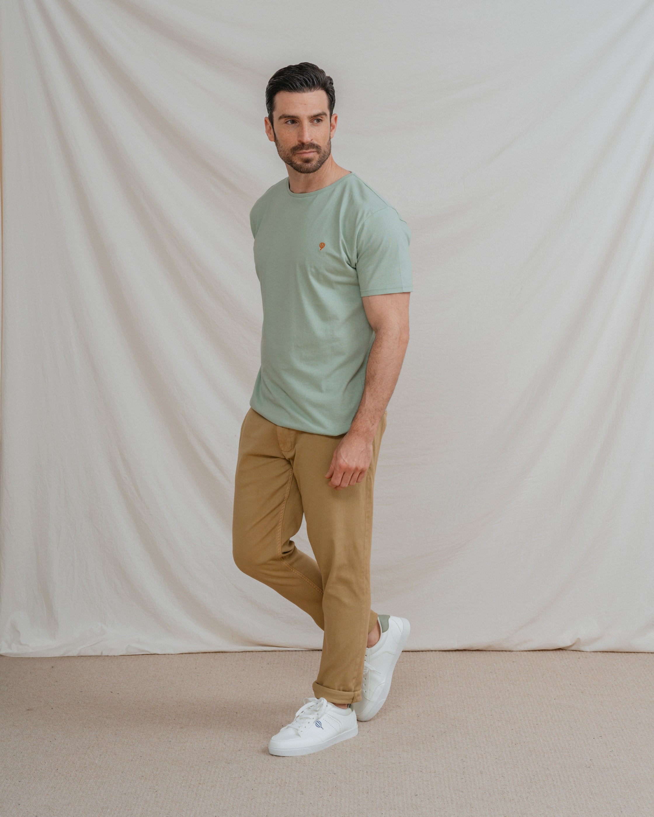 CAMISETA BÁSICA VERDE