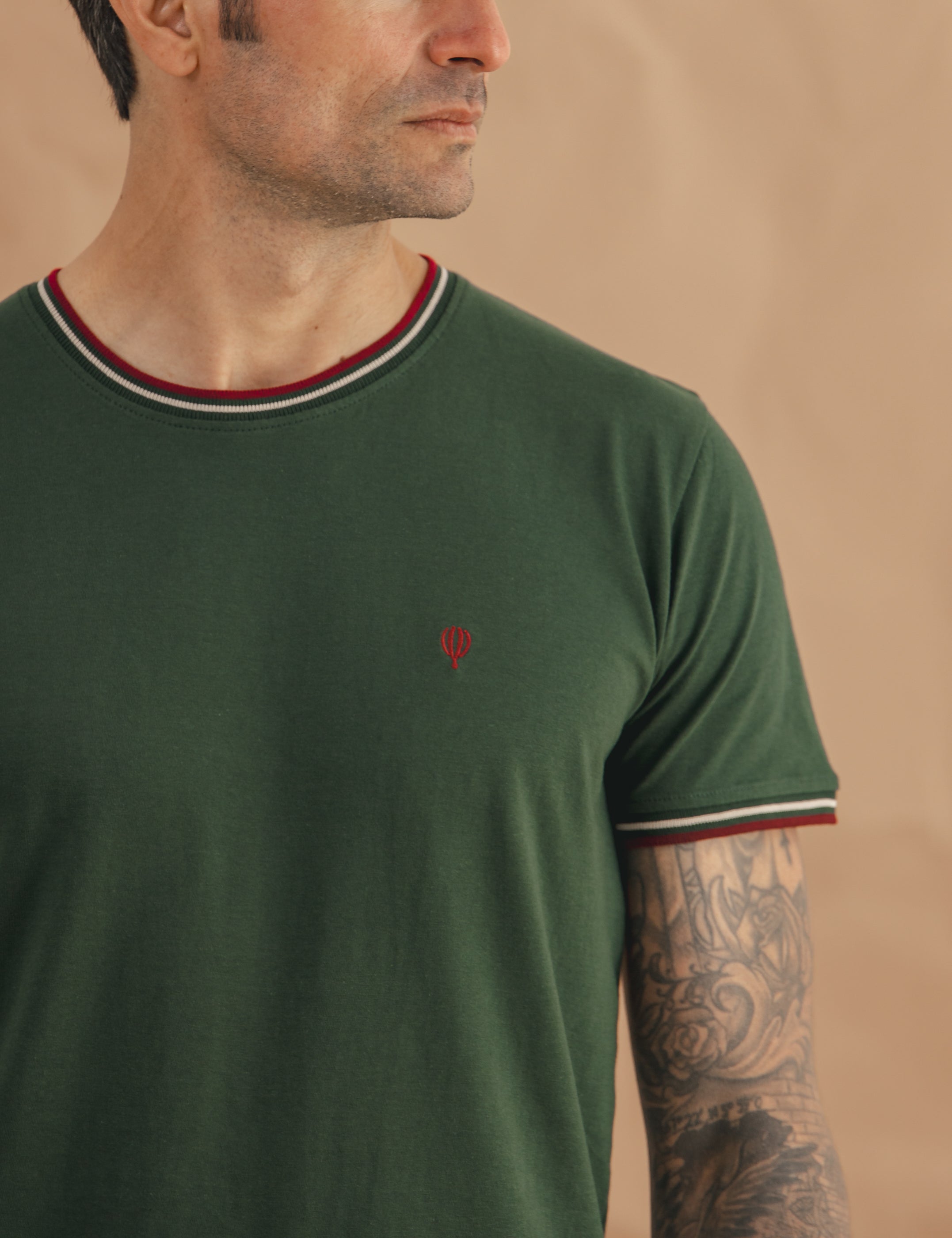 CAMISETA BÁSICA RIBETE
