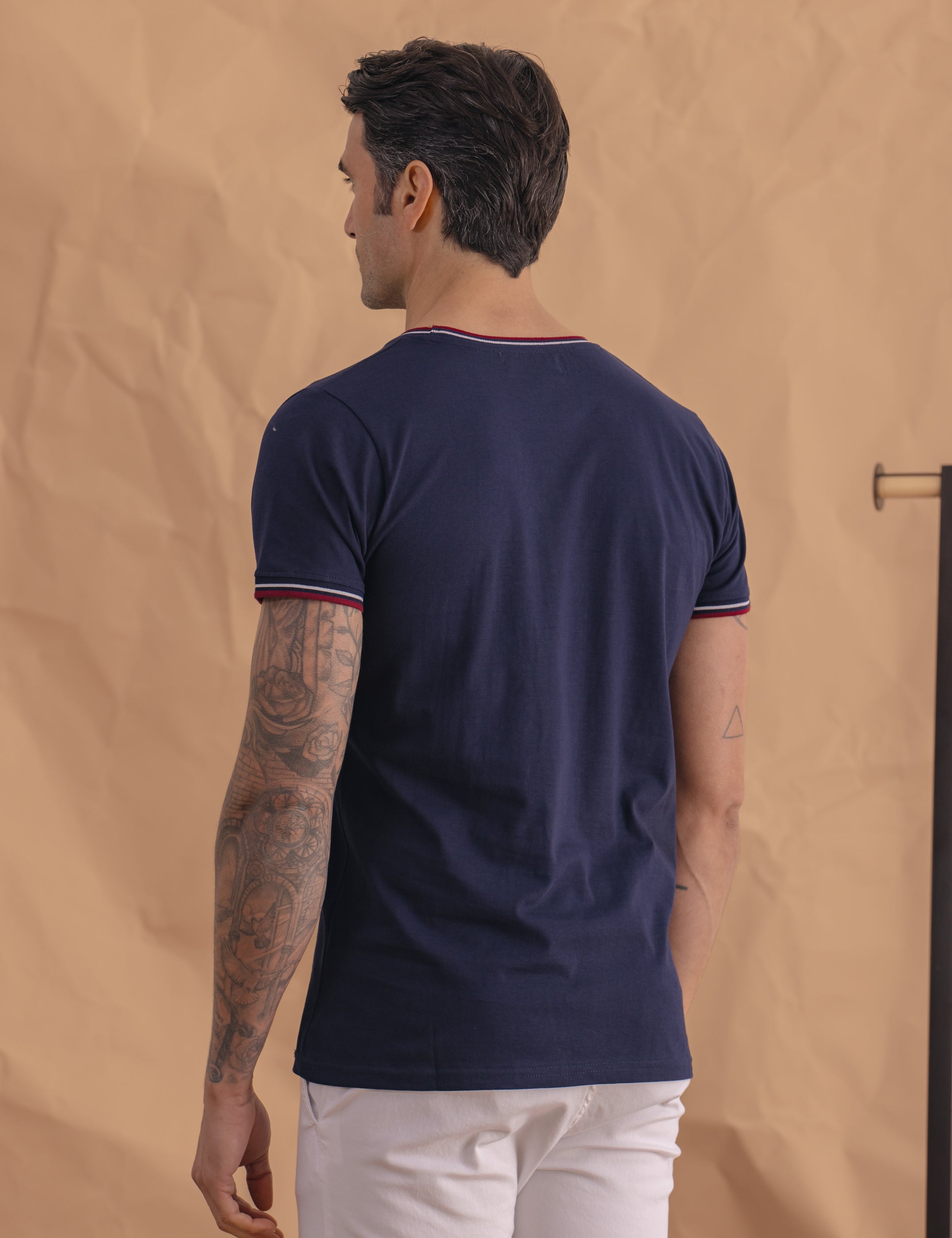 CAMISETA BÁSICA RIBETE BICOLOR