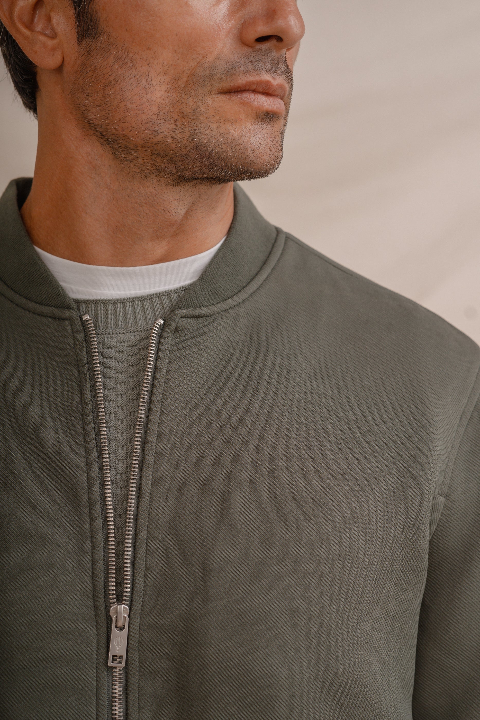 CAZADORA BOMBER DIAGONAL VERDE