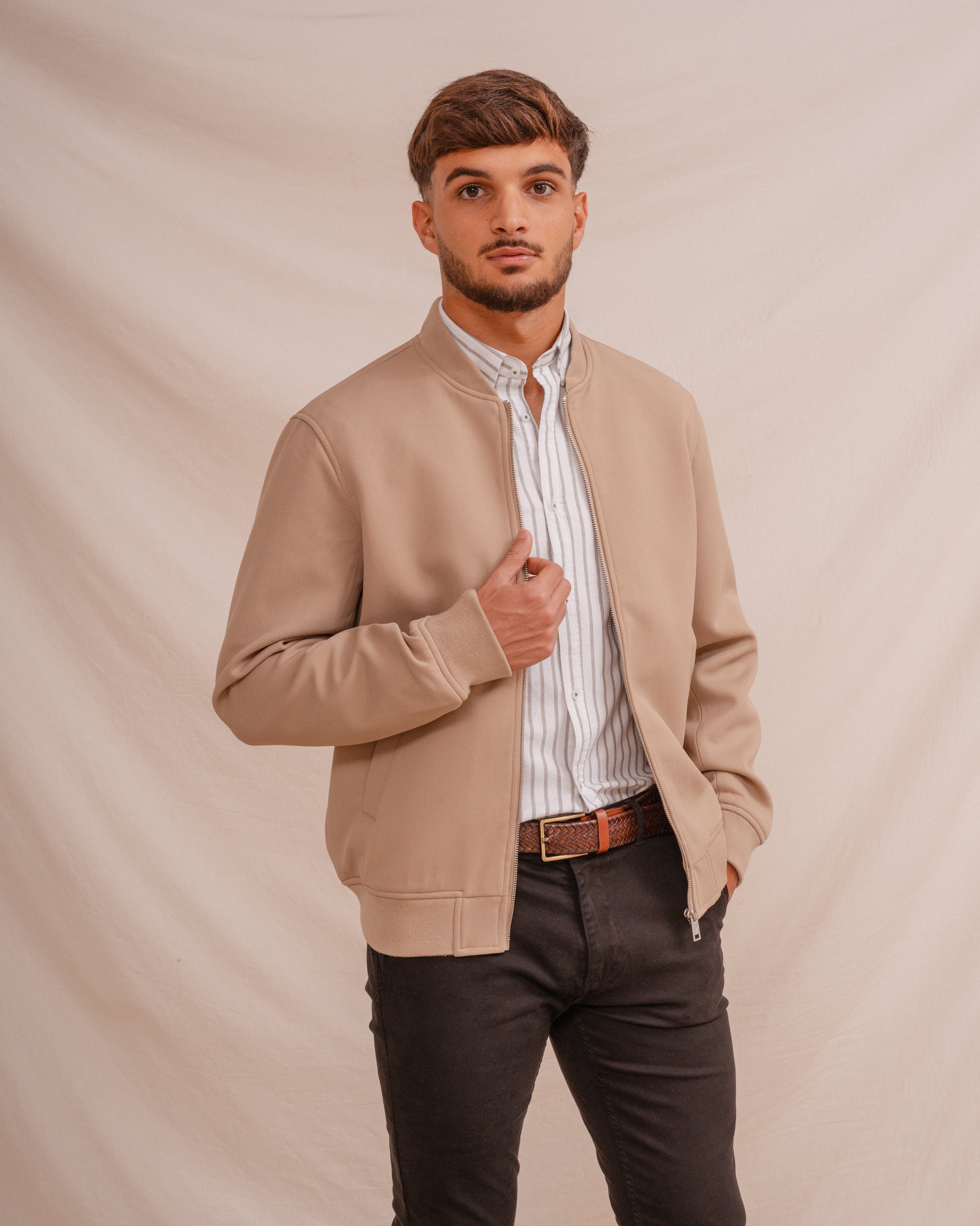 CAZADORA BOMBER DIAGONAL BEIGE