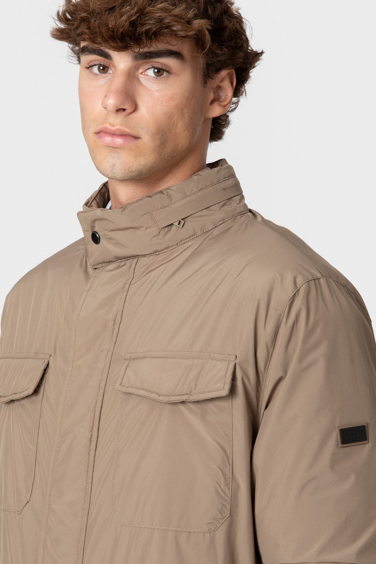 CHAQUETÓN MULTIBOLSILLOS CÁMEL