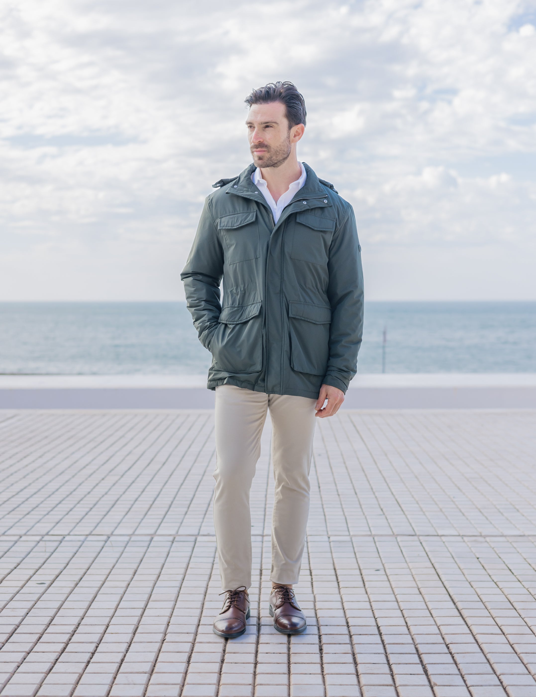 CHAQUETÓN MULTIBOLSILLOS VERDE