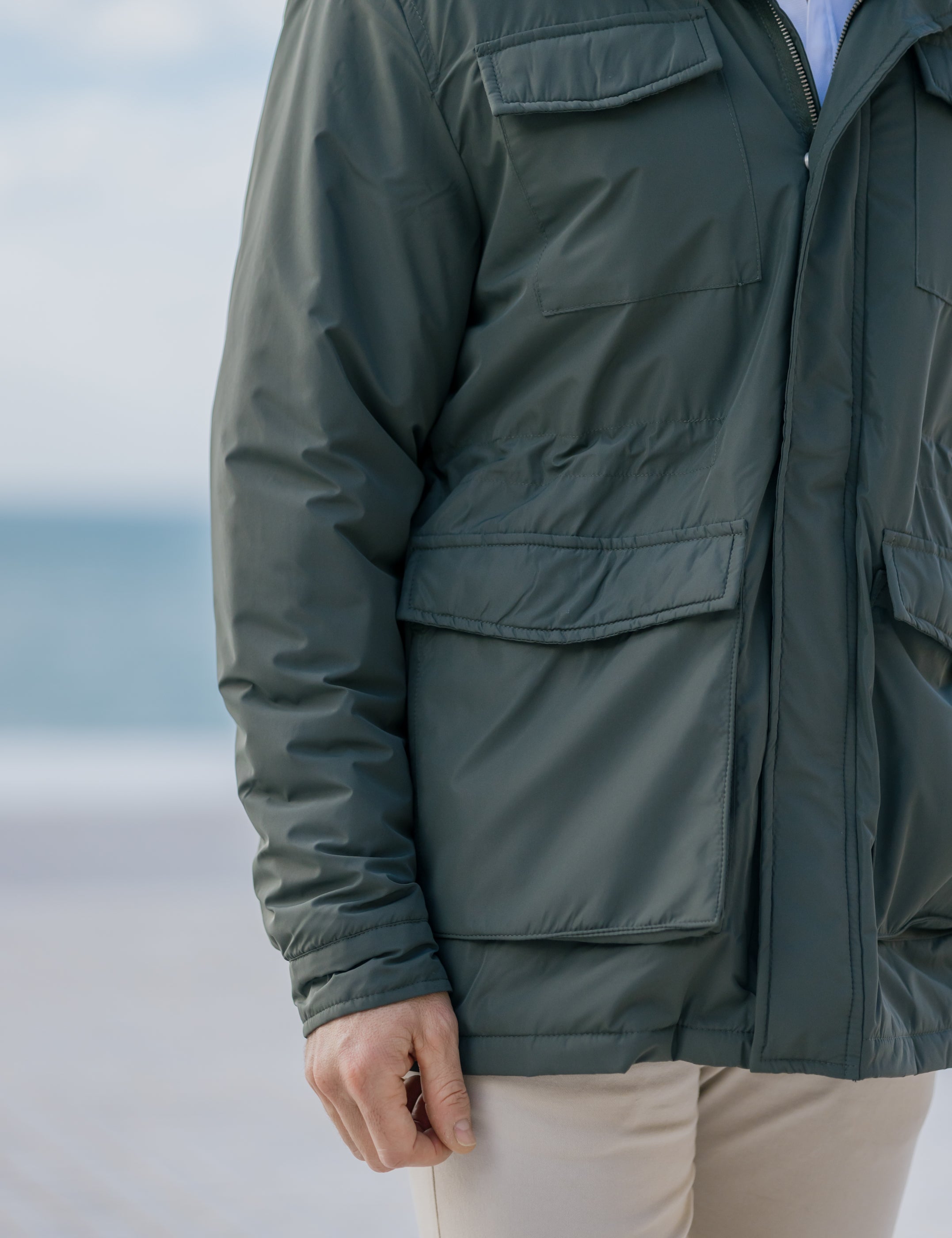 CHAQUETÓN MULTIBOLSILLOS VERDE